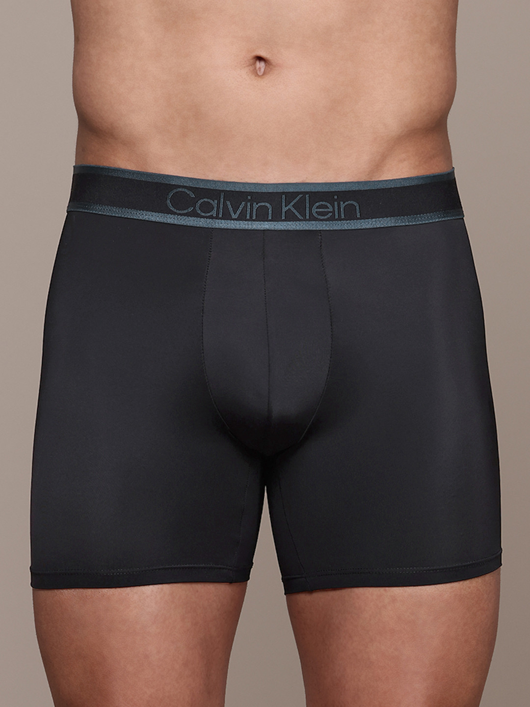 

Calvin Klein Underwear Man Solid Short Trunks, Black
