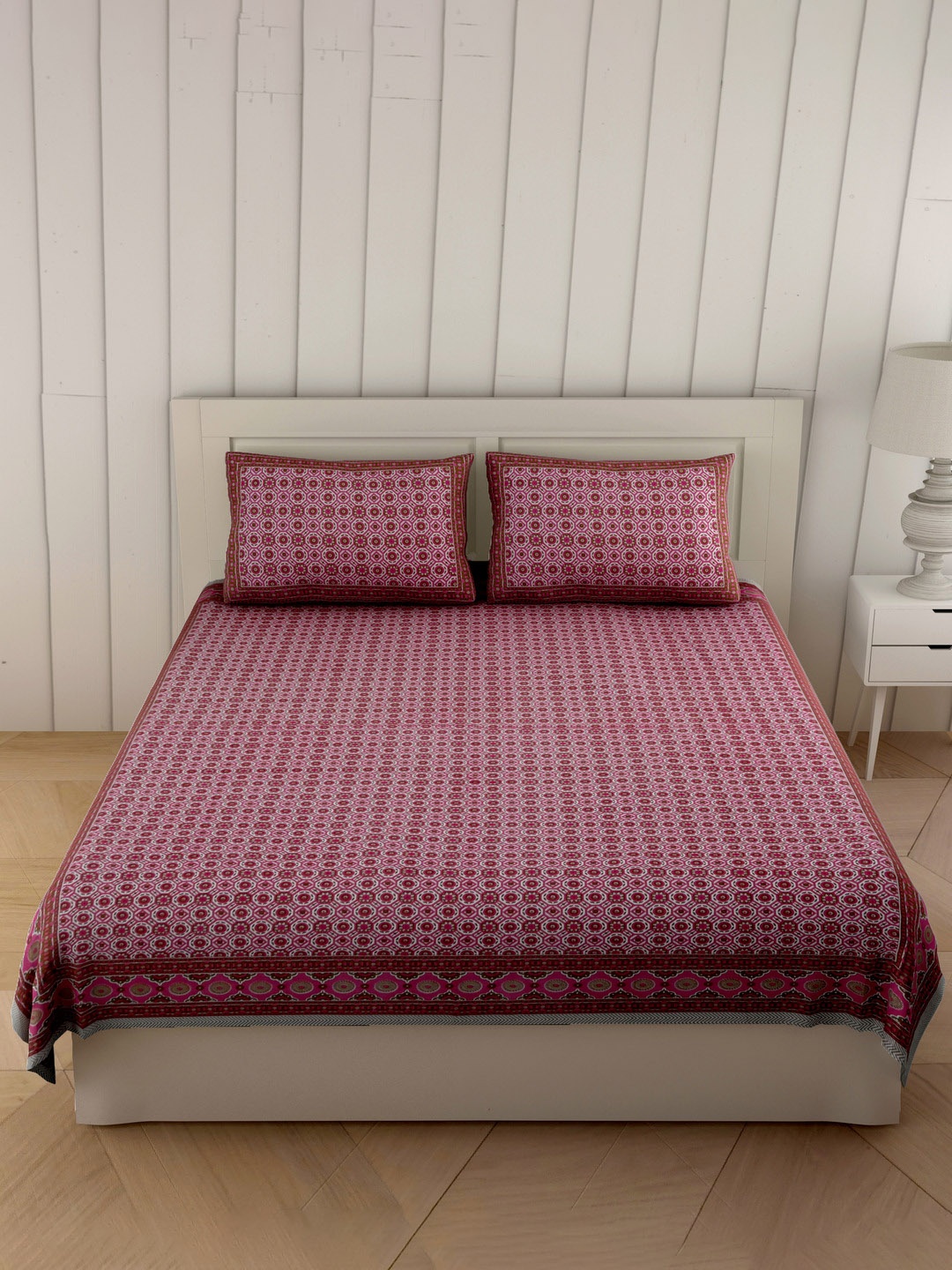 

BED-SHEET.COM Pink & White Geometric Printed 240TC King Bedsheet Set 2.74 m x 2.24 m