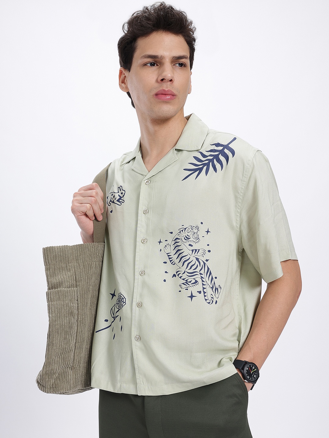 

glitchez Indie Graphics Printed Relaxed Fit Shirt, Green
