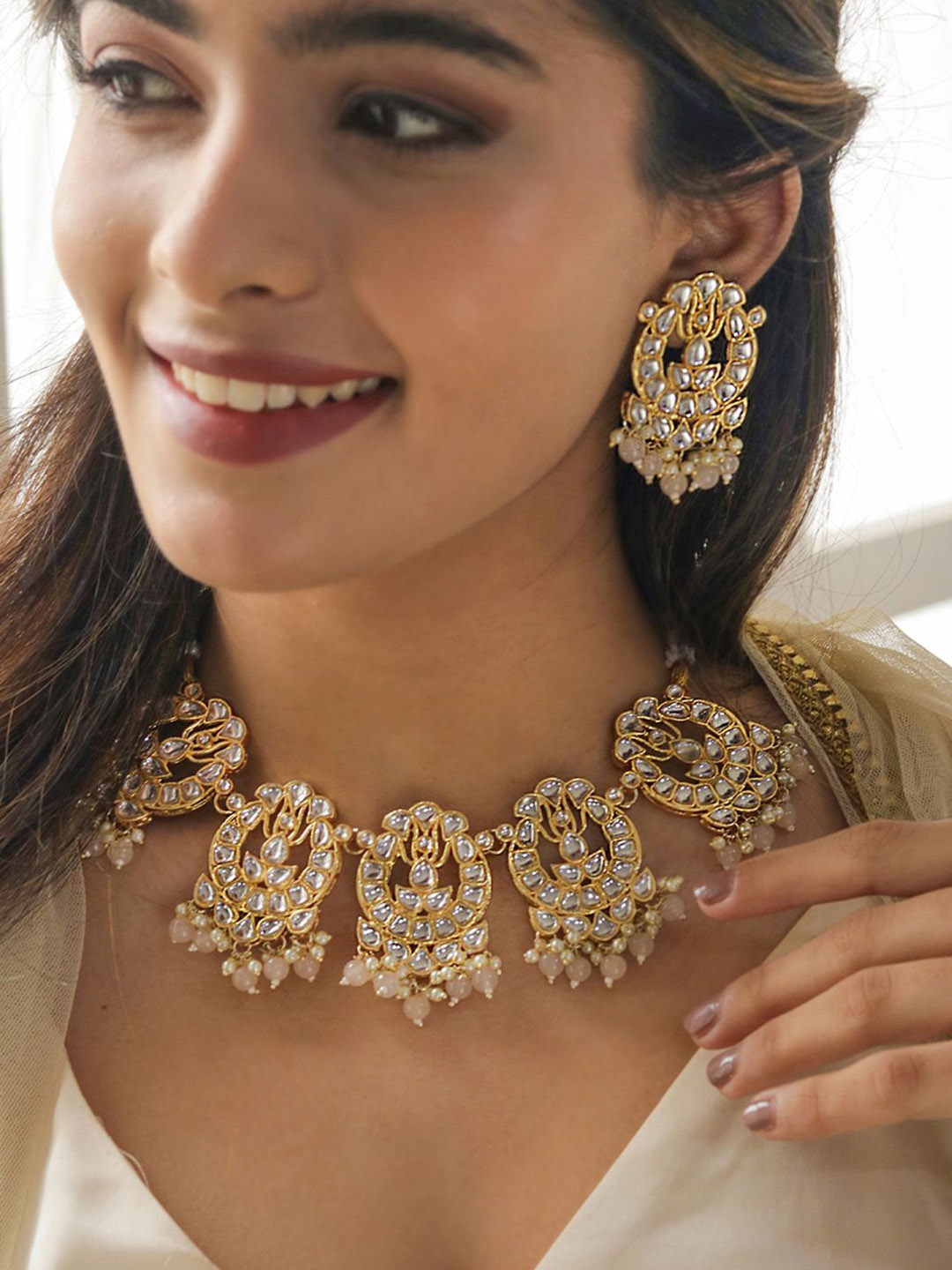 

Fida Gold-Plated Kundan-Studded & Beaded Jewellery Set