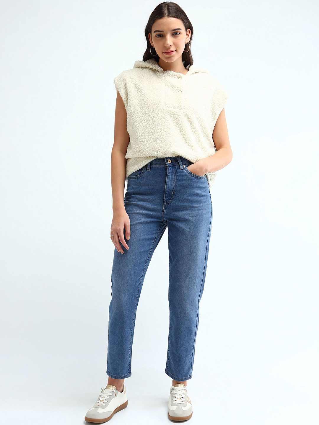 

Flying Machine Women High-Rise Light Fade Stretchable Jeans, Blue
