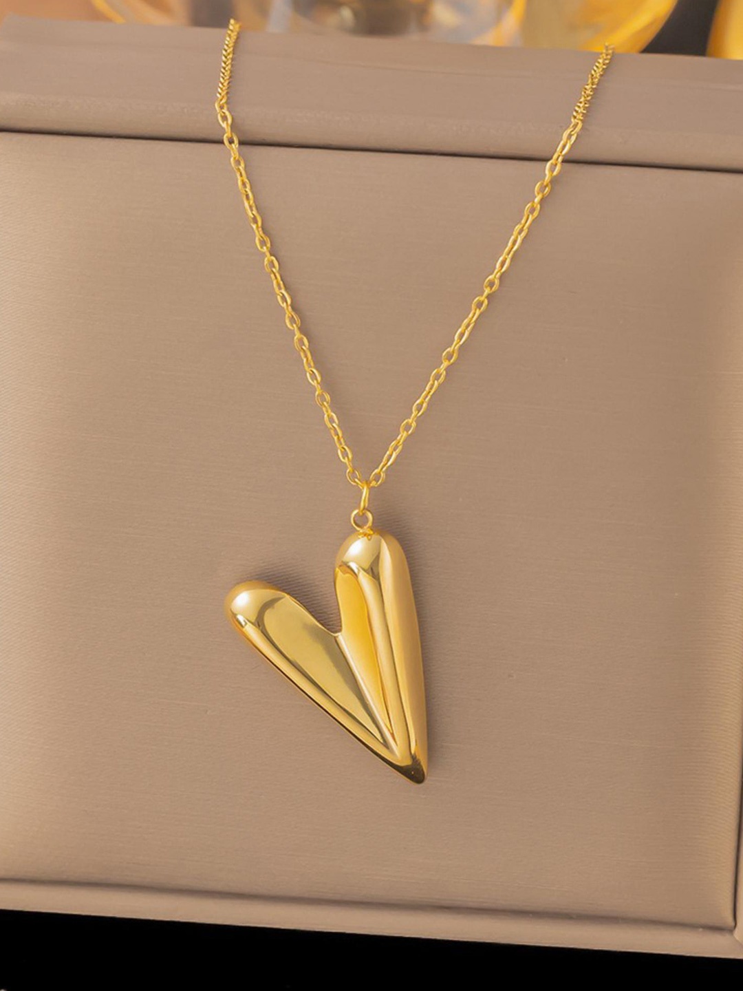 

MYKI Gold-Plated Heart Shaped Pendants with Chains