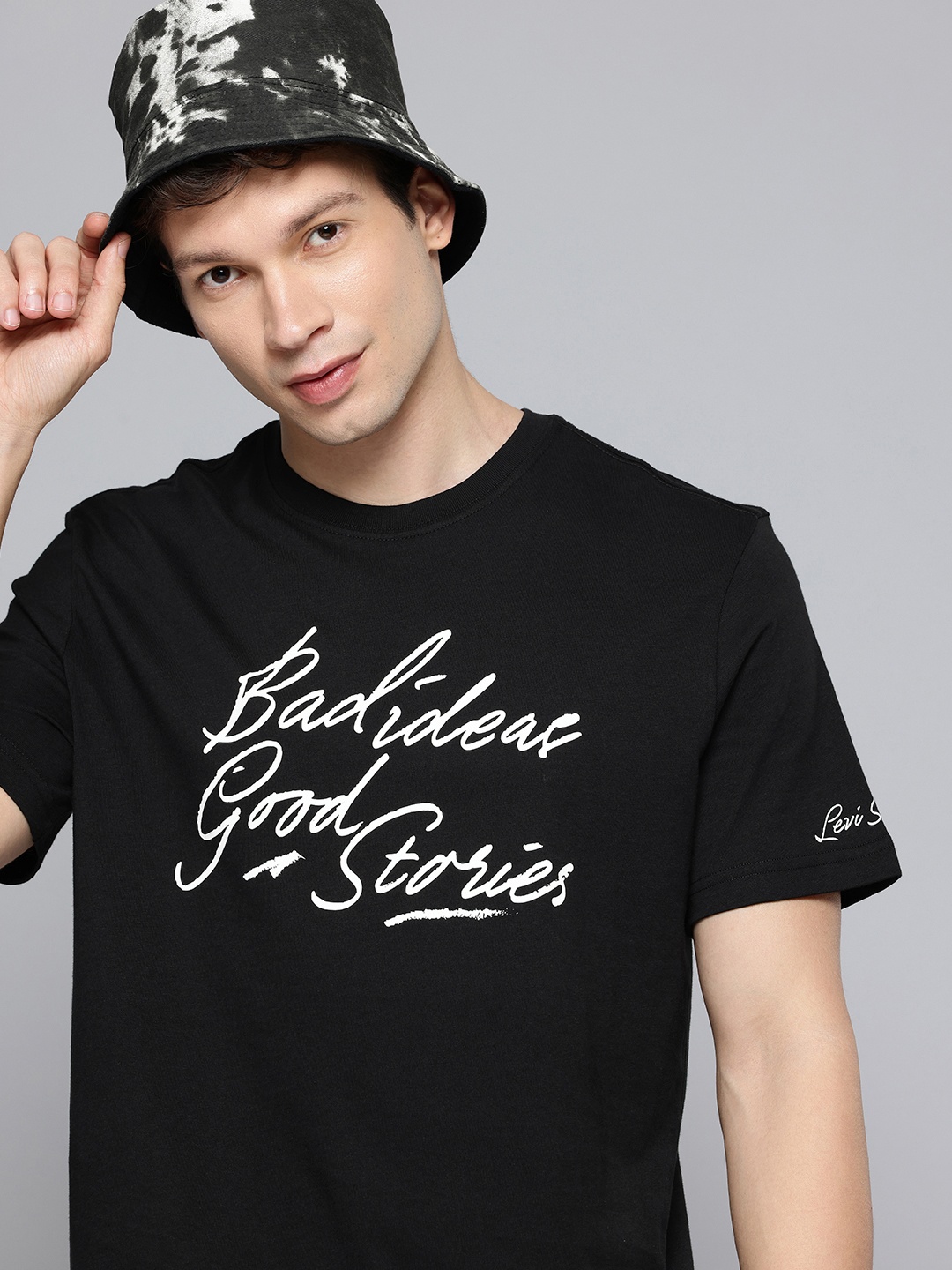 

Levis Typography Printed Pure Cotton T-shirt, Black
