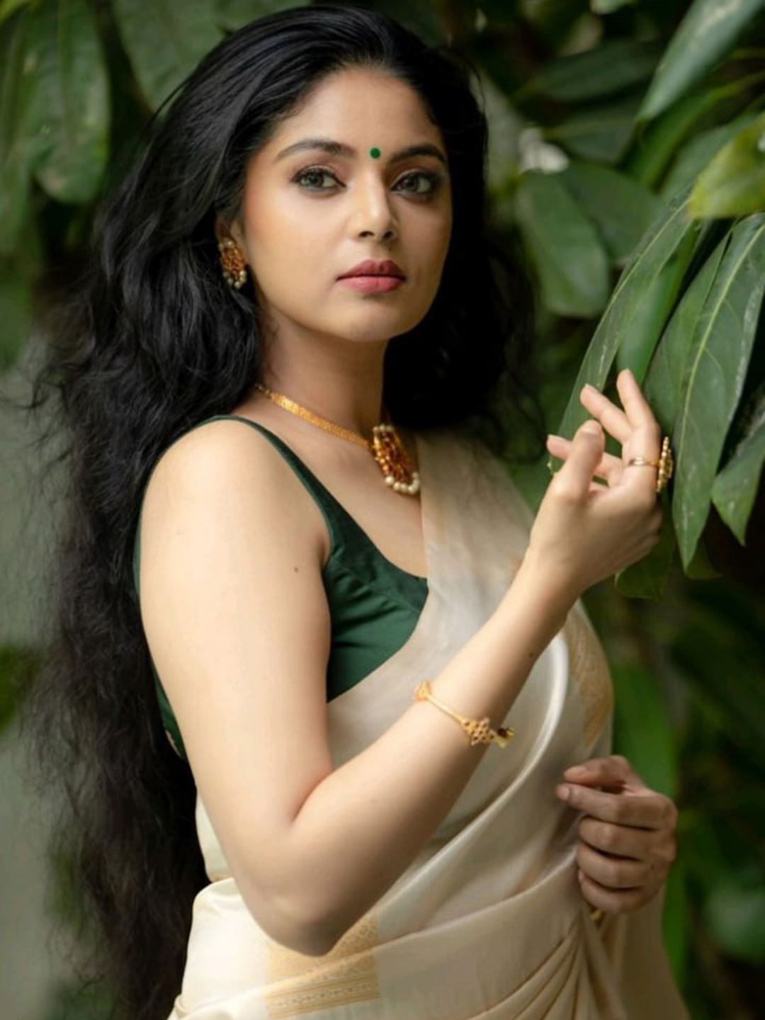 

Kriyansh Ethnic Motifs Woven Design Zari Kanjeevaram Saree, Beige