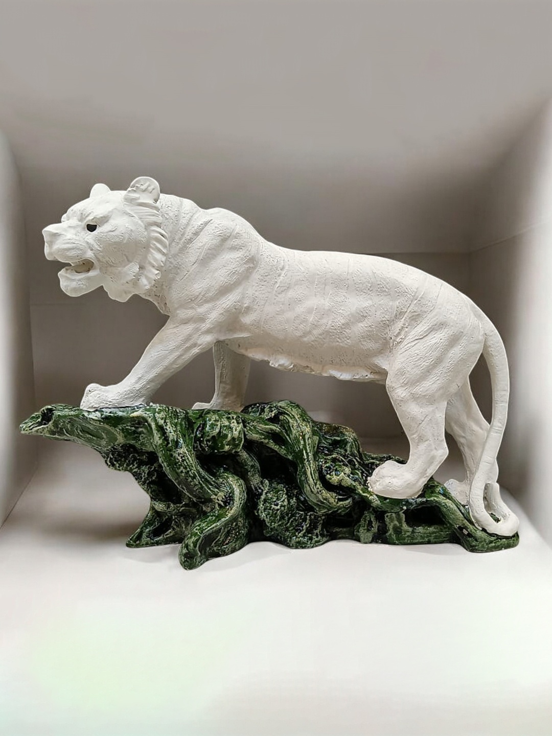 

SANKALAN CREATIONS Tiger Statue On Rock Base Figurine Showpiece, White