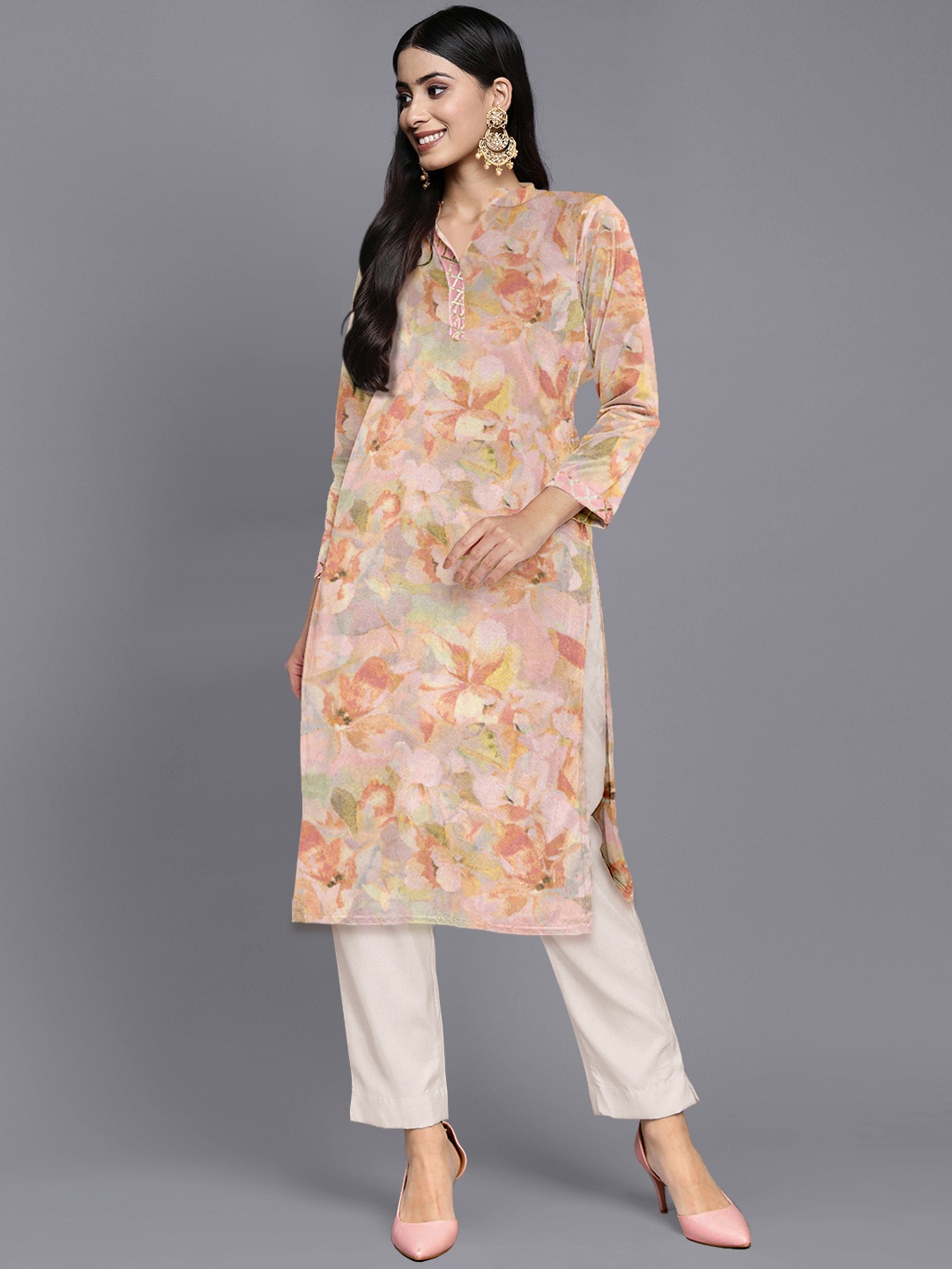 

Ahalyaa Women Printed Gotta Patti Velvet Kurta, Multi