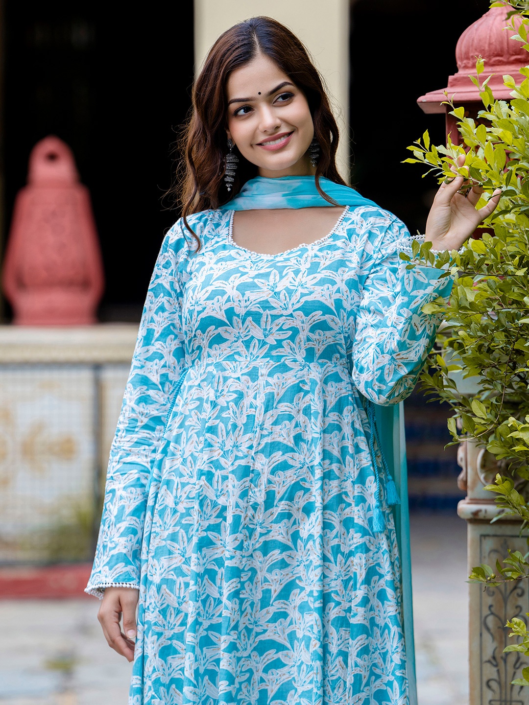 

EthniFlair Women Floral Printed Floral Anarkali Kurta, Blue