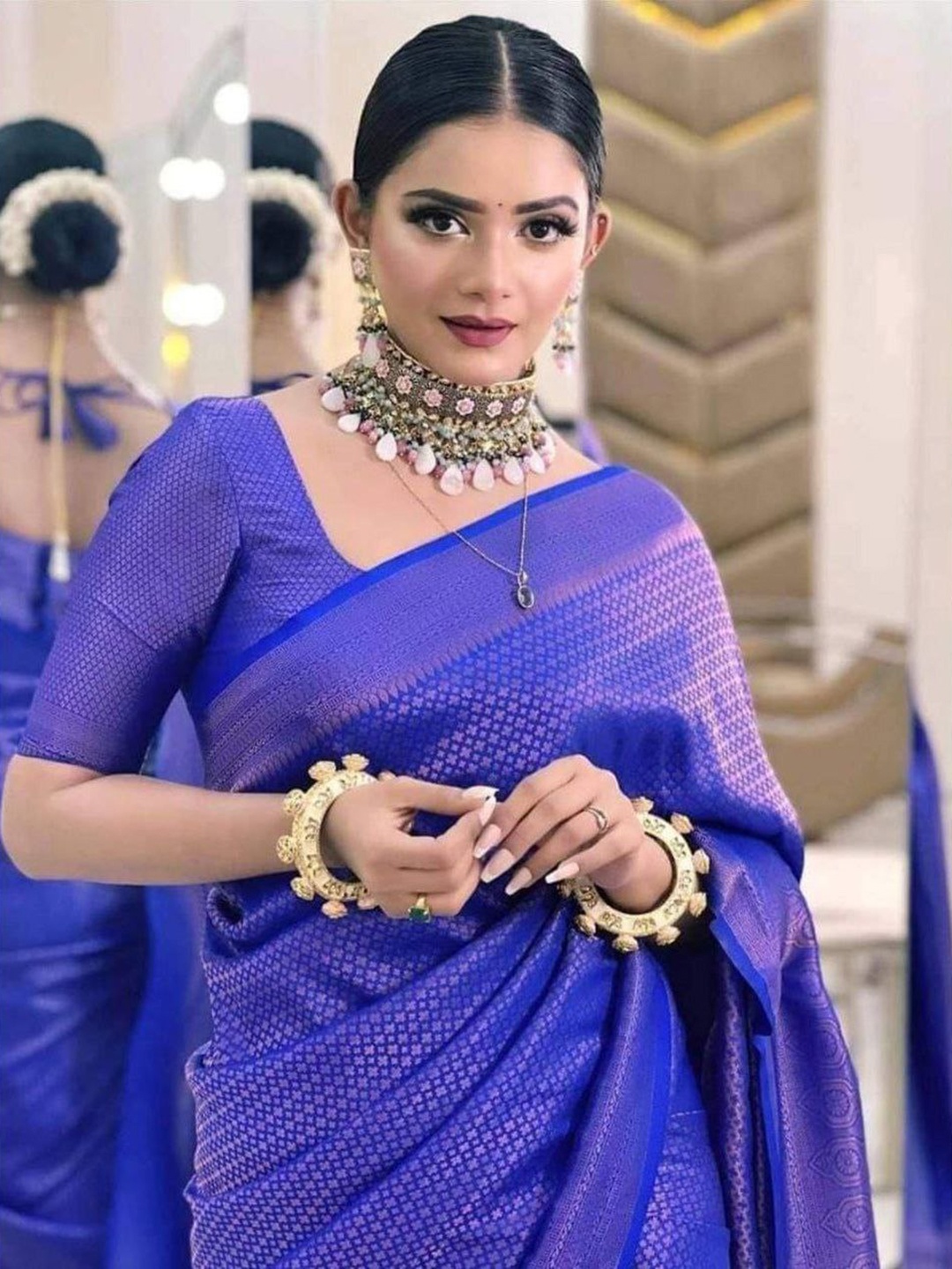 

Wuxi Pure Silk Woven Design Zari Banarasi Saree, Blue