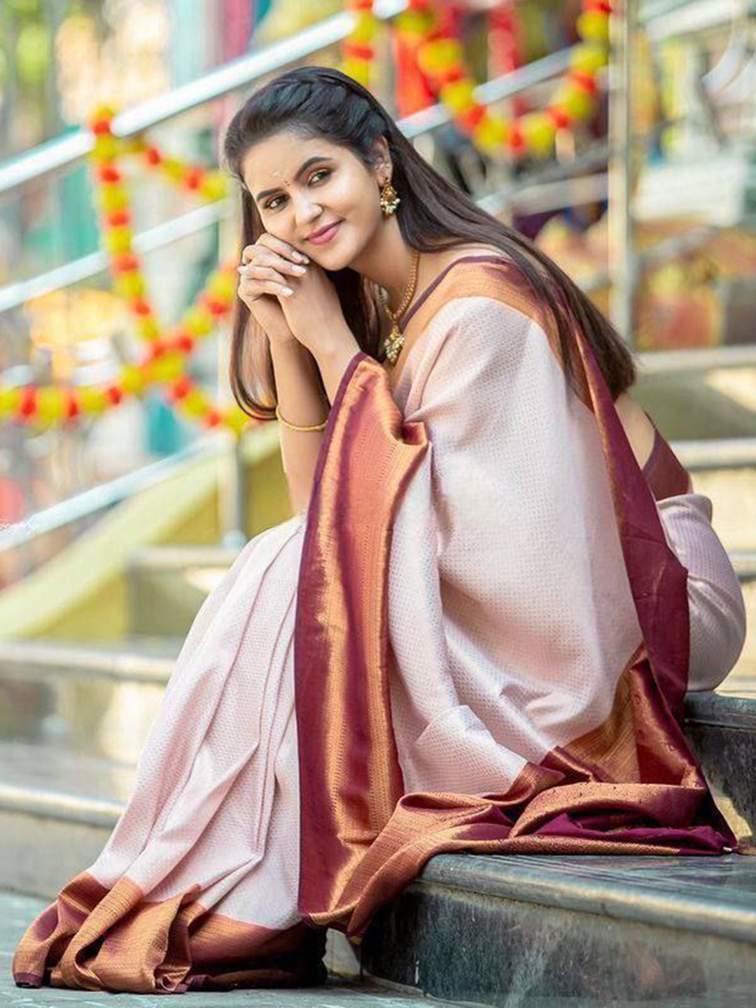 

Wuxi Woven Design Zari Pure Silk Banarasi Saree, White