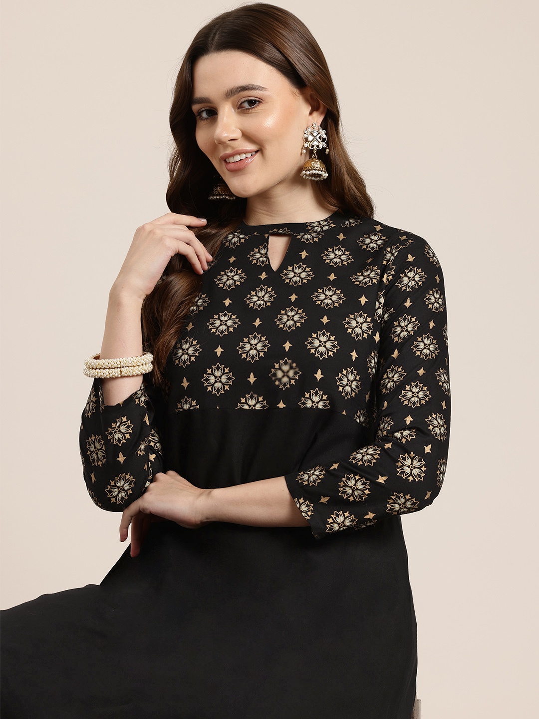 

HERE&NOW Floral Printed Keyhole Neck Kurta with Trousers, Black