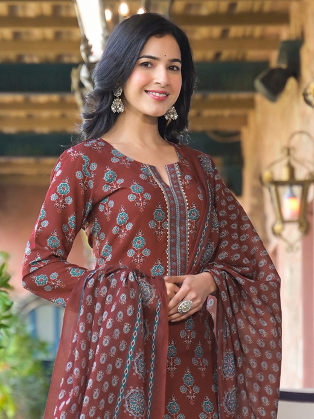 

AHIKA Women Floral Printed Regular Kurta with Trousers & With Dupatta, Brown