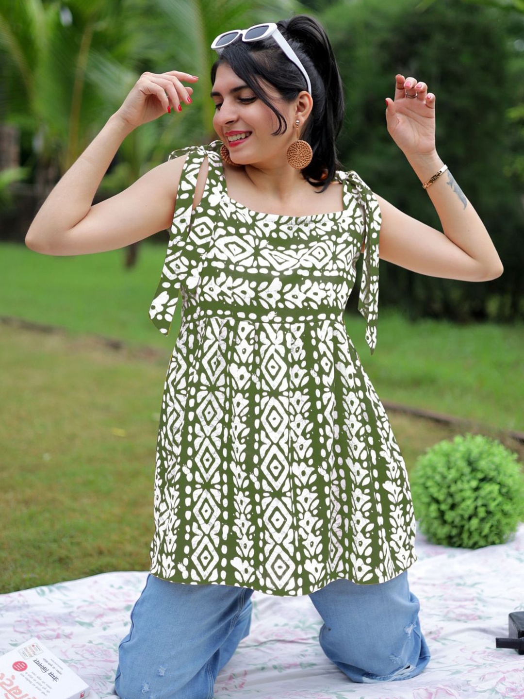 

KALINI Ethnic Motifs Printed Square Neck Kurti, Green