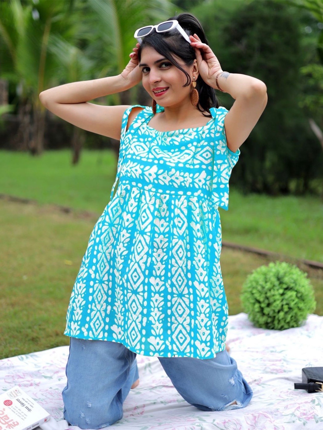 

KALINI Ethnic Motifs Printed Square Neck Kurti, Blue