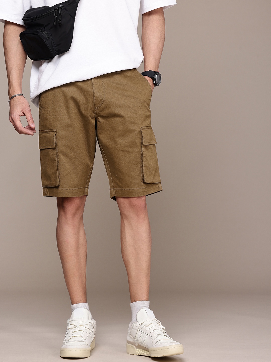 

The Roadster Life Co. Men Cargo Shorts, Olive