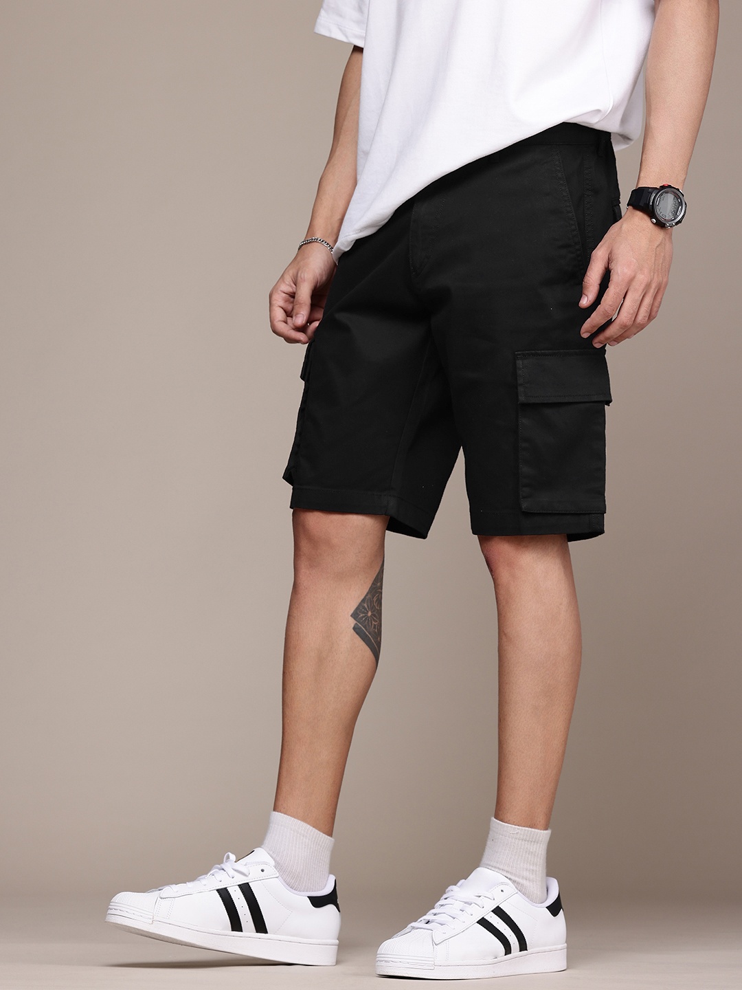 

The Roadster Life Co. Men Cargo Shorts, Black