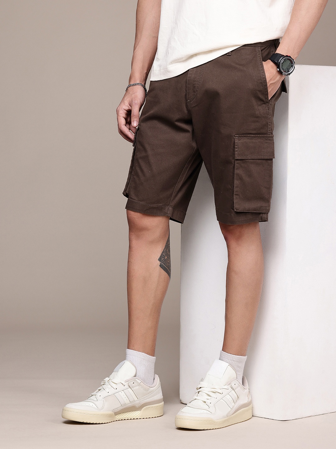 

The Roadster Life Co. Men Self Design Cargo Shorts, Coffee brown