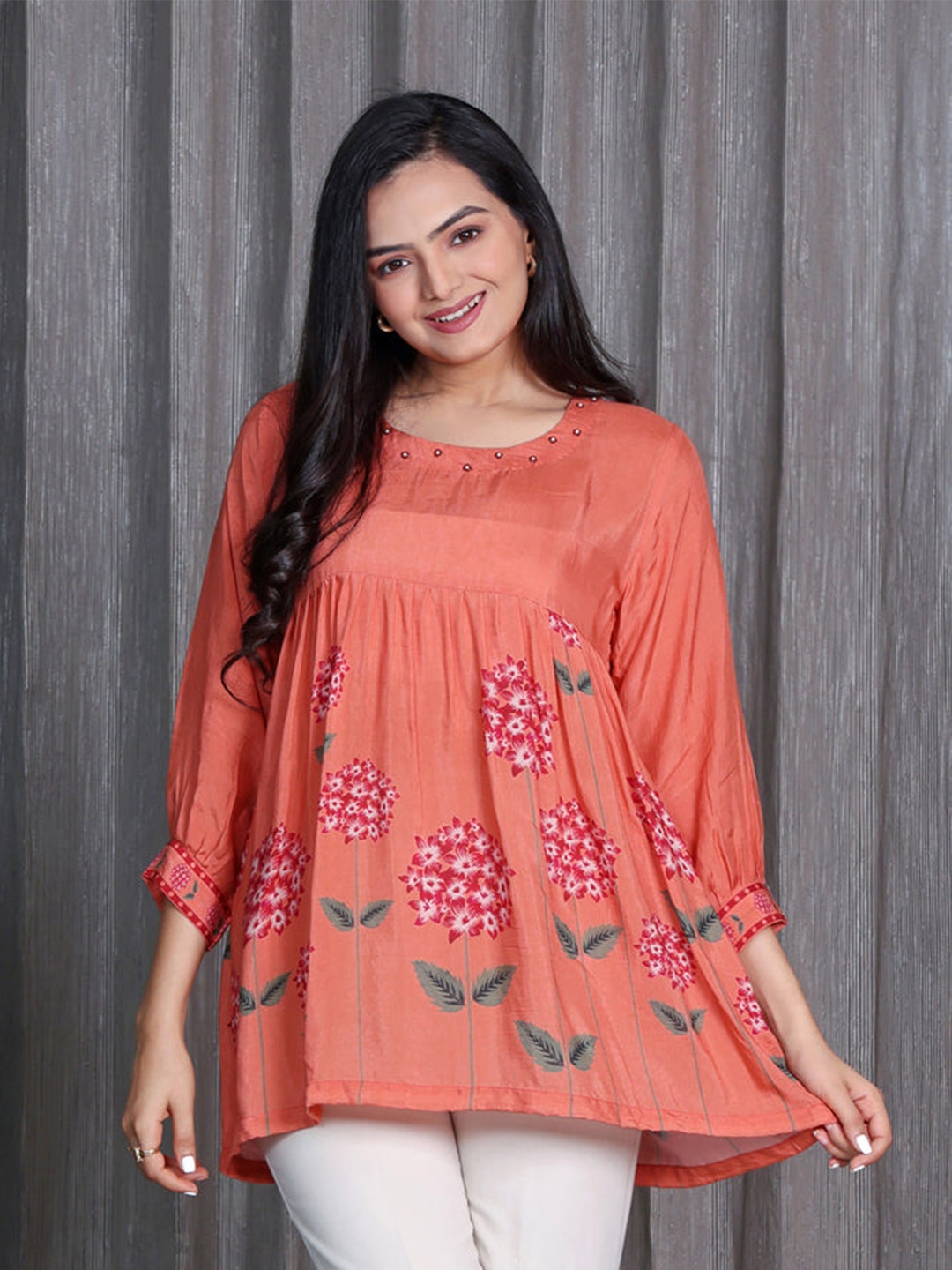 

SUKRUTI DESIGN Women Printed Round Neck Tunic, Coral