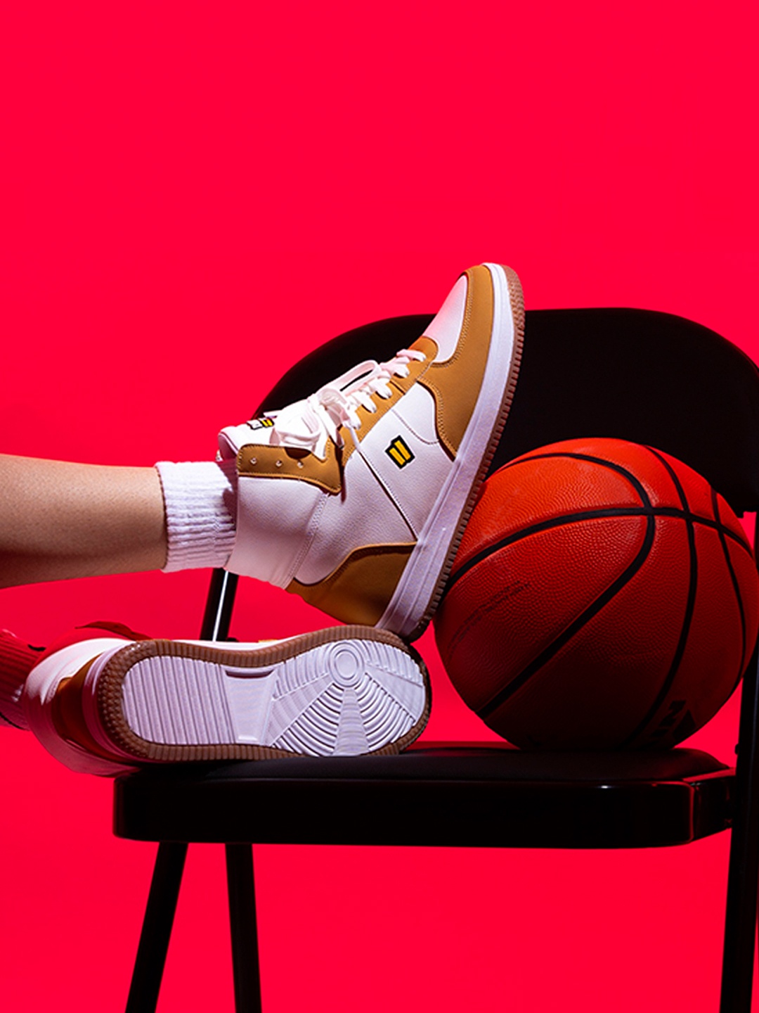 

DOUBLE TAPE Men Summit Pro Highs Sneakers, White