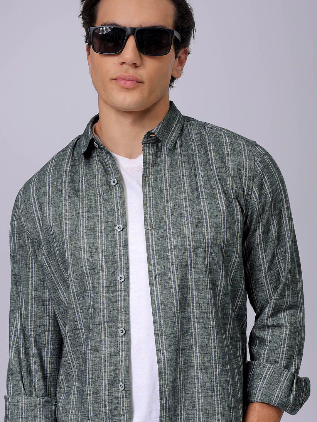 

The Indian Garage Co Men Slim Fit Multi Stripes Opaque Striped Casual Shirt, Green