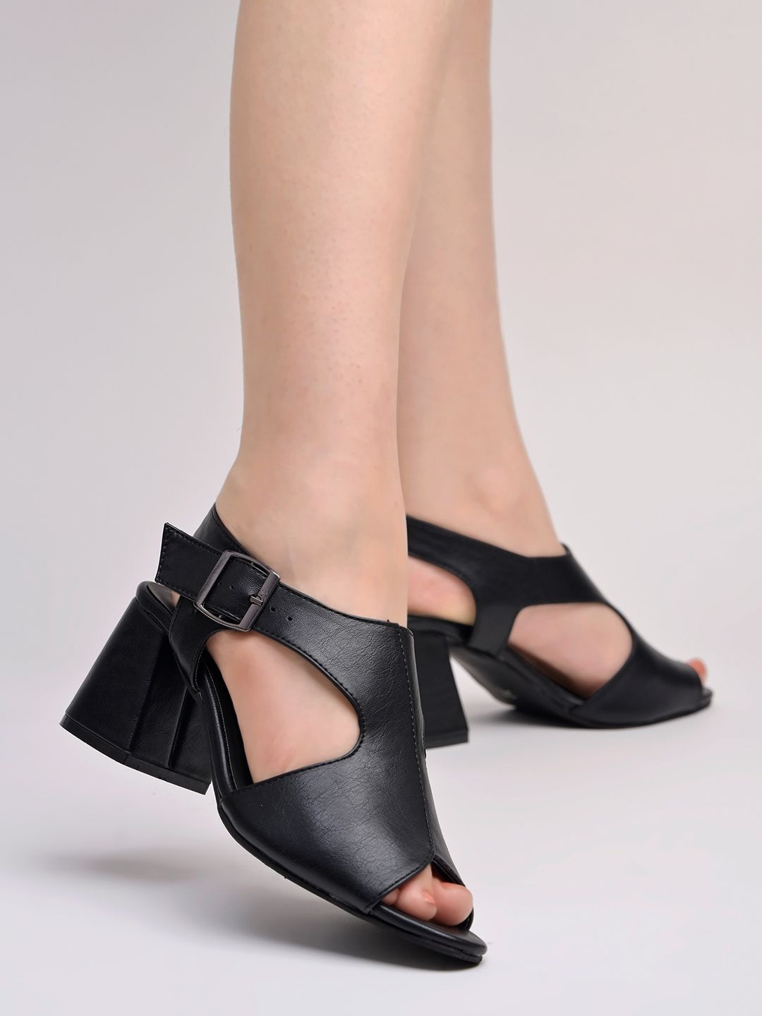 

Shoetopia Girls Block Pumps with Buckles, Black