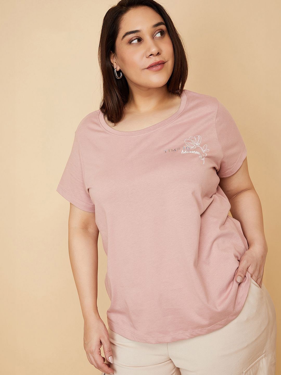 

max Women Typography Extended Sleeves Pockets T-shirt, Pink