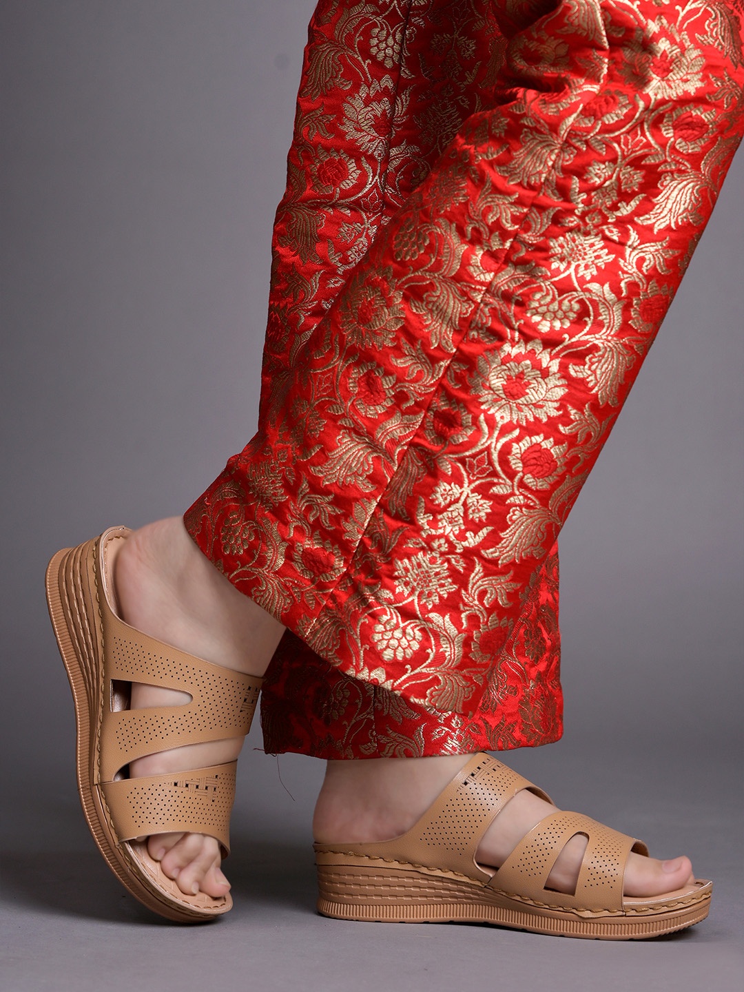 

Shoetopia Wedge Sandals with Buckles, Beige