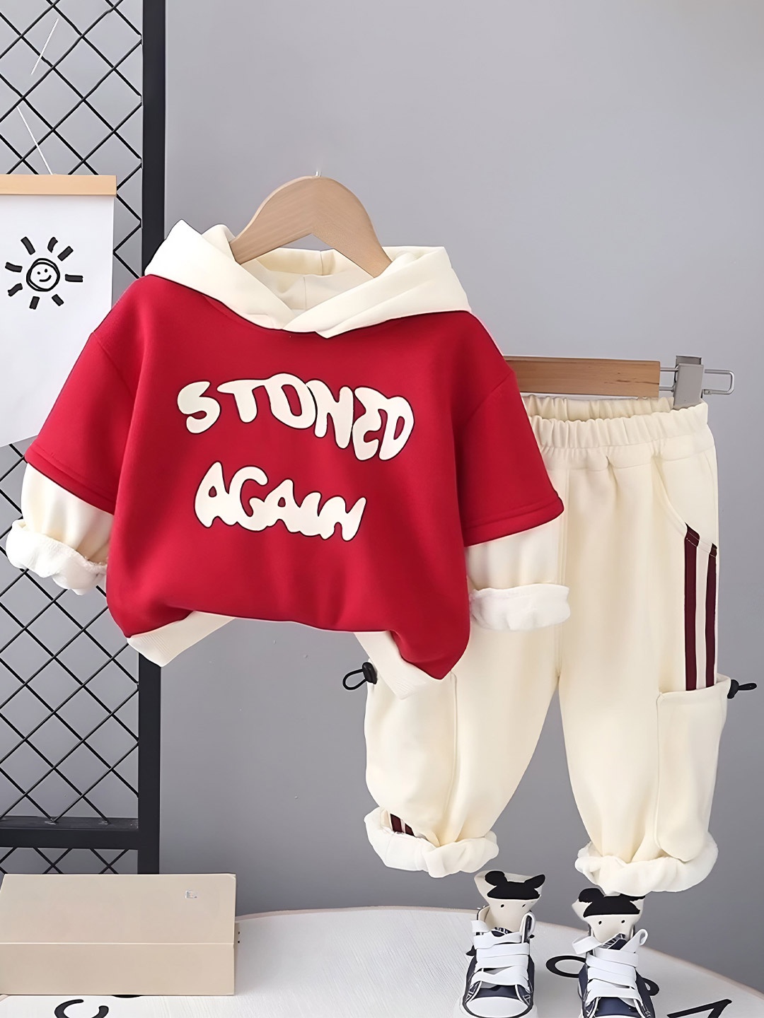 

Googo Gaaga Boys Printed Hooded Long Sleeves Pure Cotton Sweatshirt With Jogger, Red