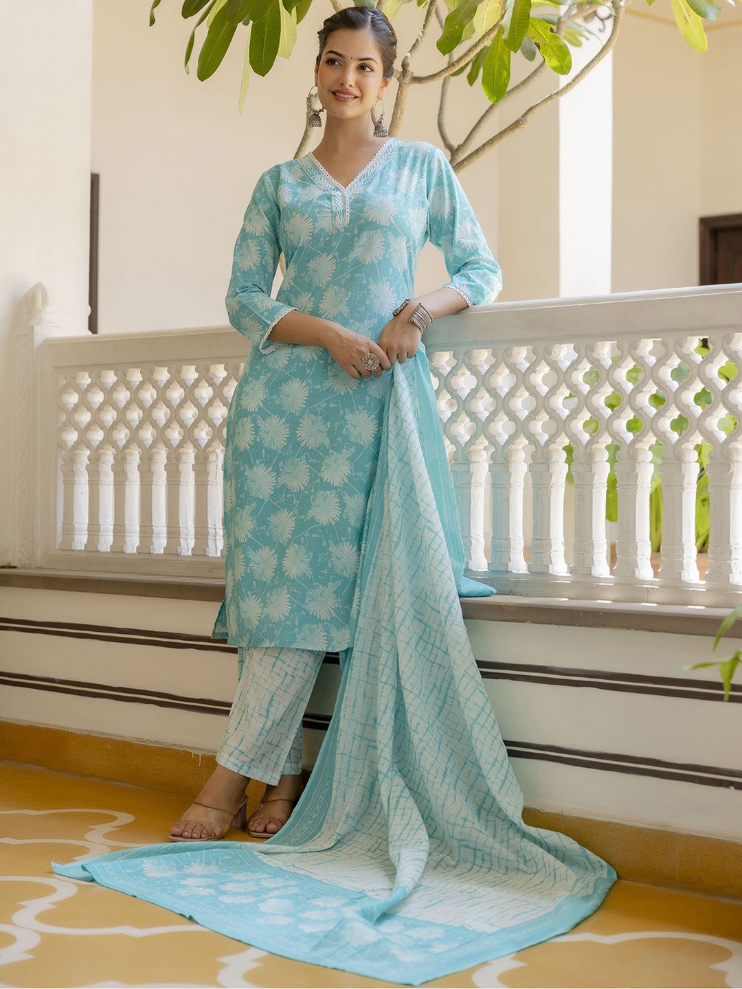 

EthniFlair Women Floral Printed Regular Pure Cotton Kurta with Pyjamas & With Dupatta, Turquoise blue