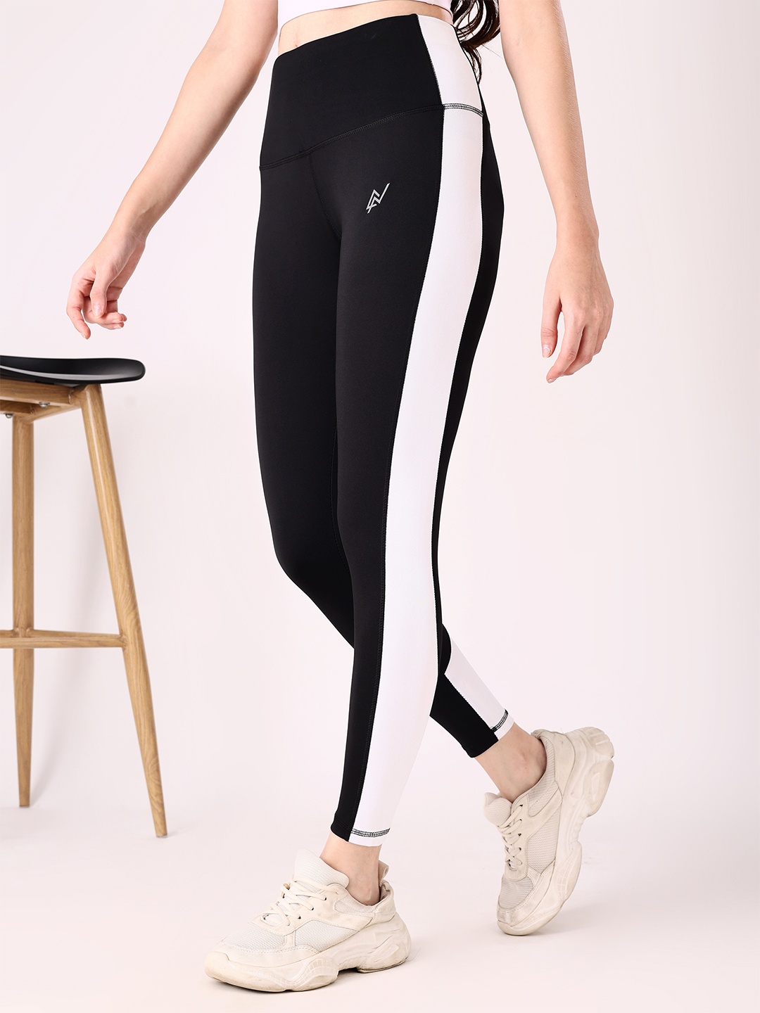 

NEXSUS Women Colourblocked High Rise Gym Tights, Black