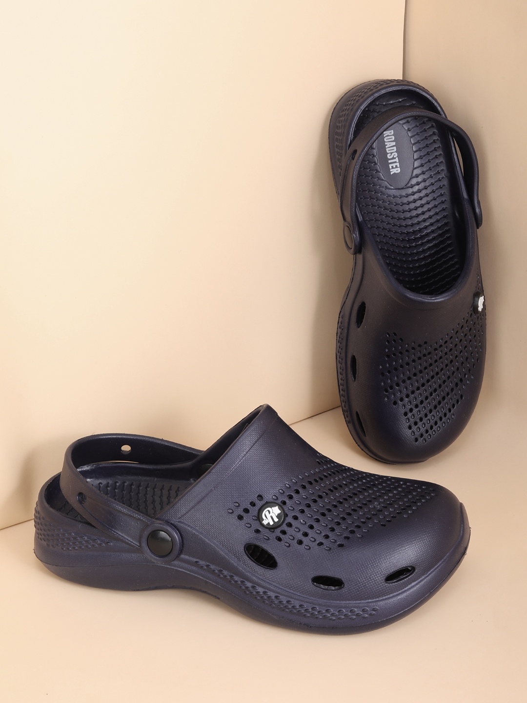 

The Roadster Lifestyle Co Men Lightweight Clogs, Navy blue