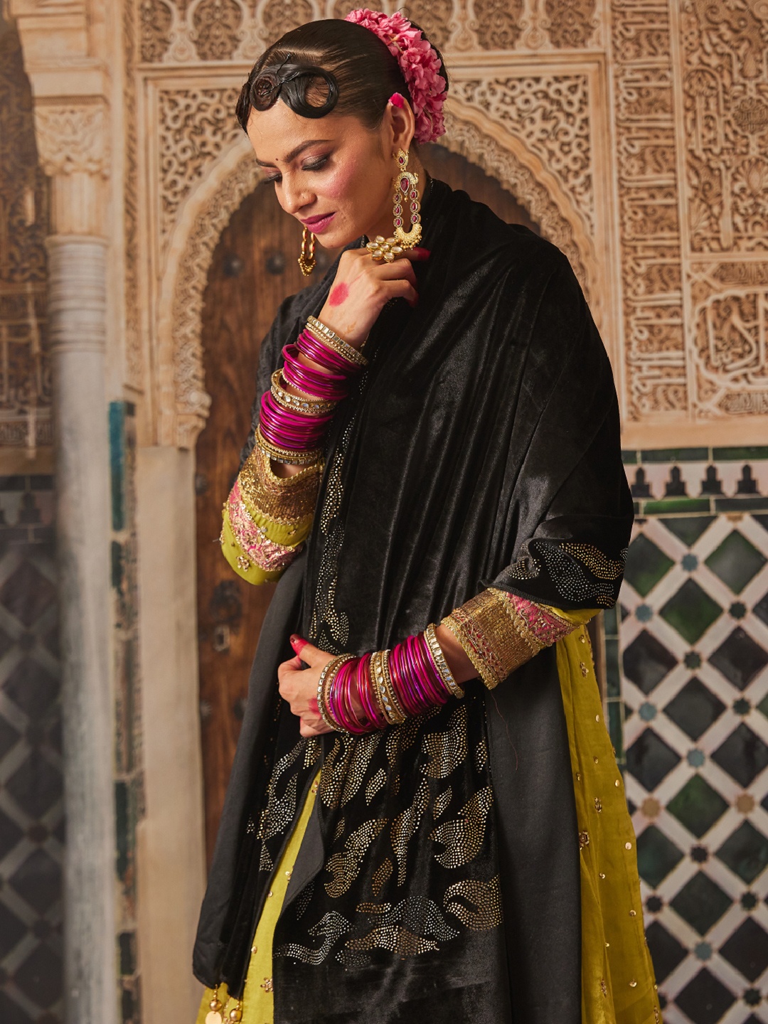 

Pashmoda Women Woven Design Stole, Black