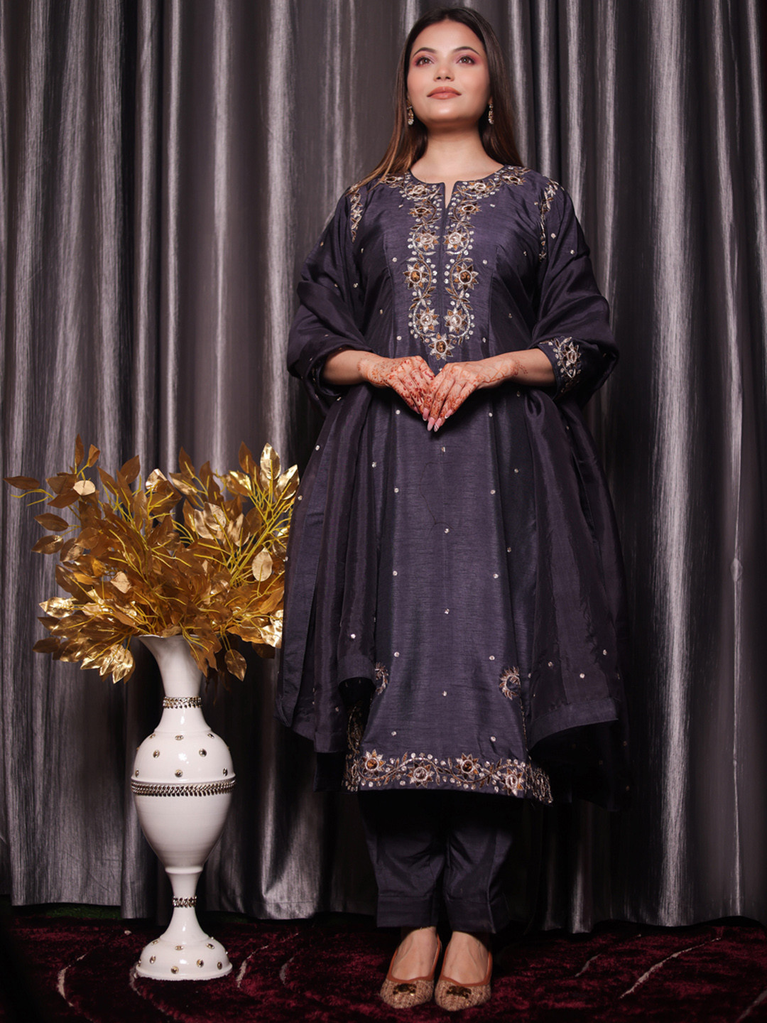 

ZARIKALI Women Floral Embroidered Regular Silk Kurta with Trousers & With Dupatta, Grey