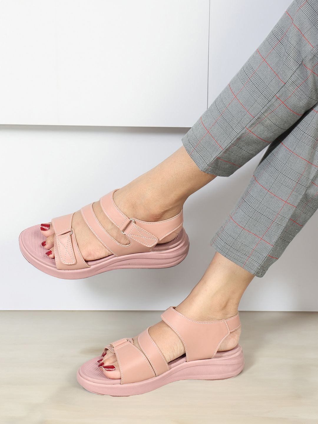 

Carlton London sports Women Open Toe Flats, Peach