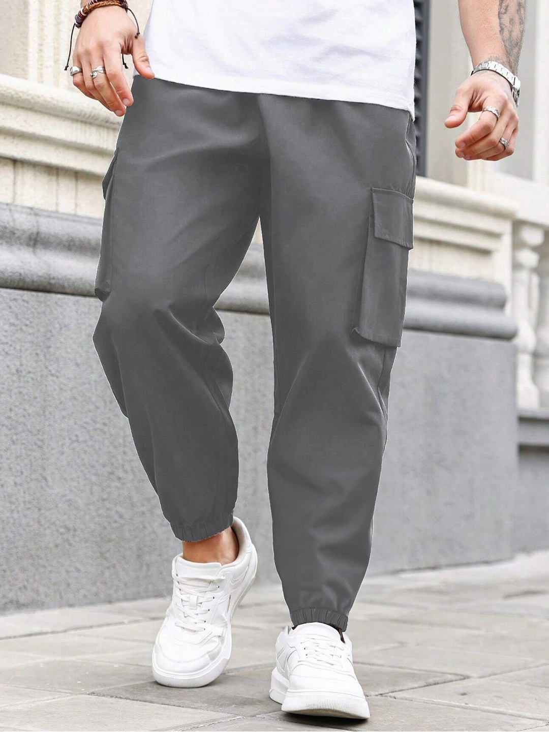 

NOBERO Men Mid-Rise Regular Fit Joggers, Grey