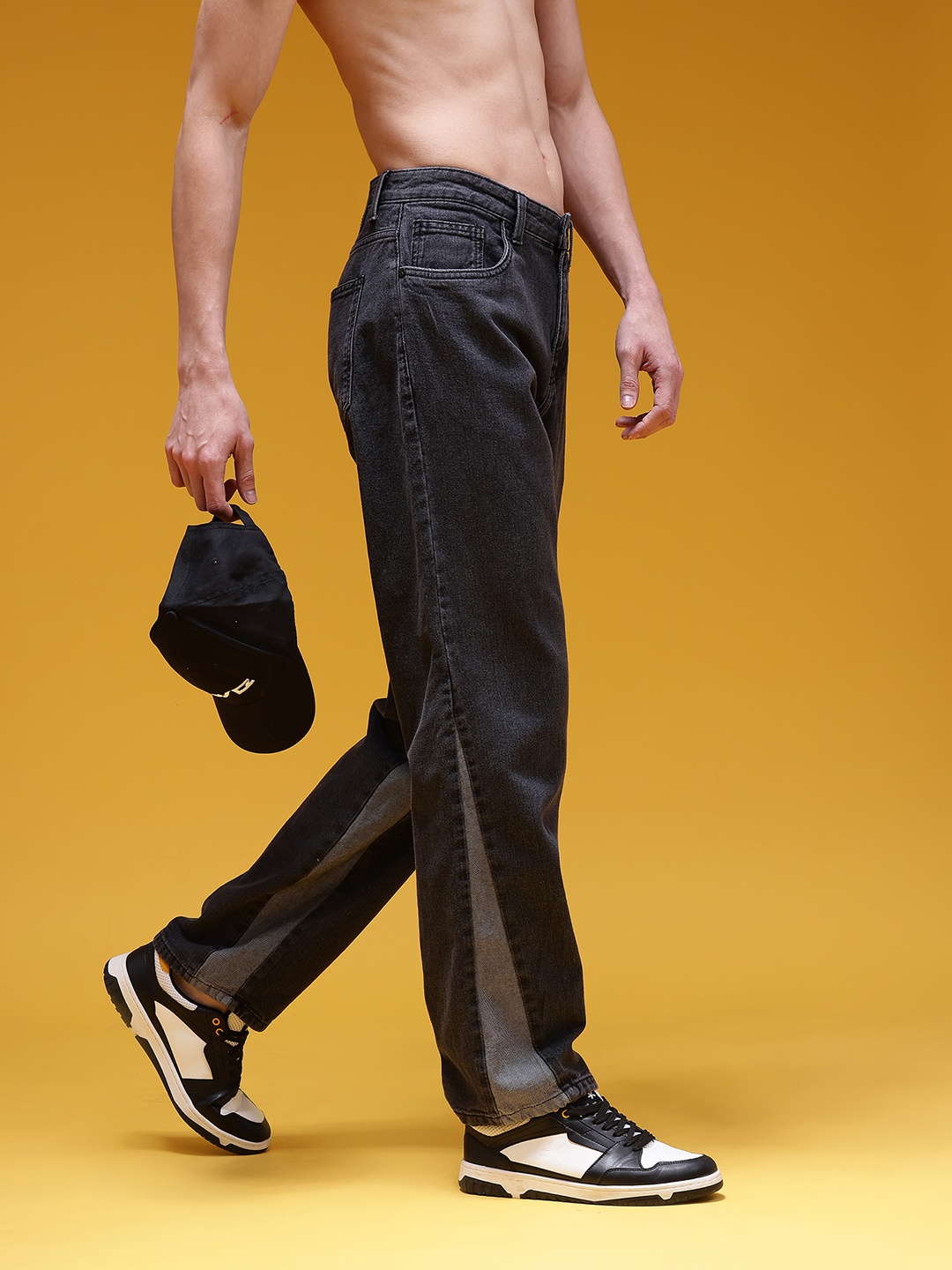 

HERE&NOW Men Mid Rise Pure Cotton Straight Fit Jeans, Black