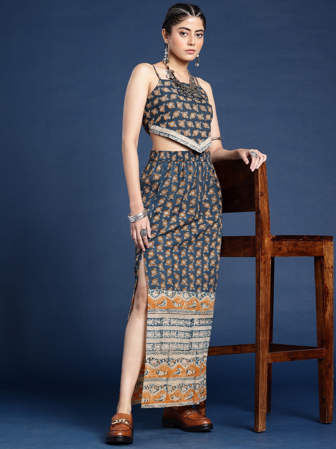 

Taavi Shoulder Straps Indie-Floral Printed Kalamkari Top with Skirt, Blue