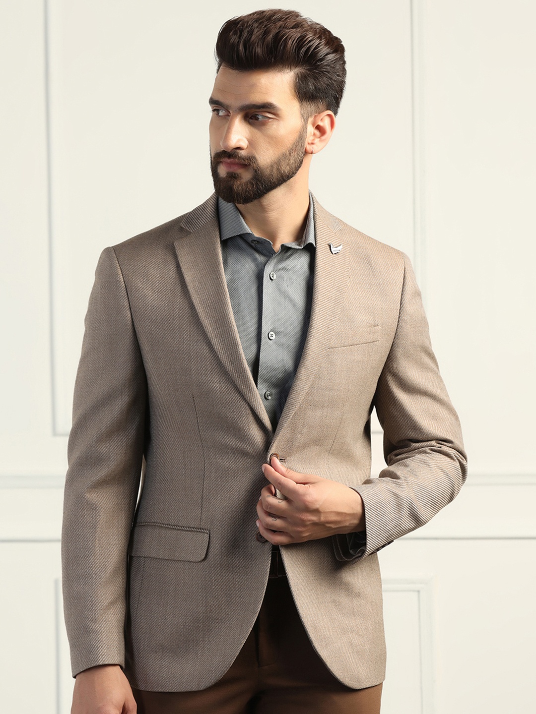 

Blackberrys Men Slim-Fit Single-Breasted Blazers, Beige