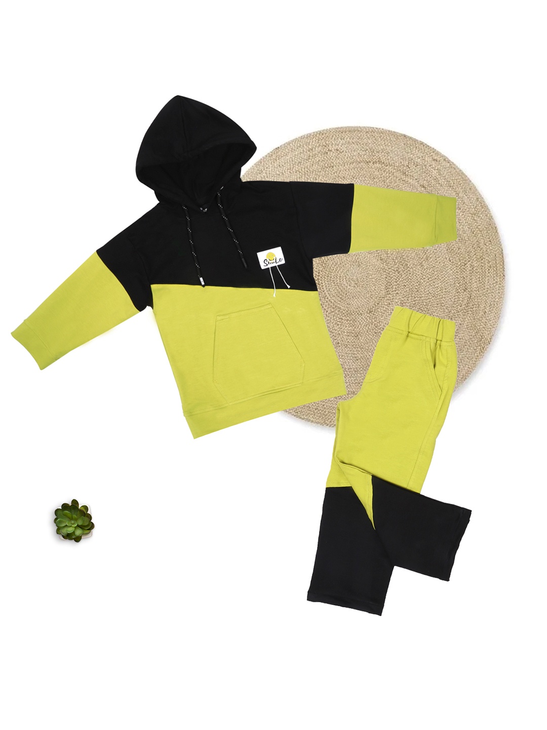 

MashUp Boys Colourblocked Hooded Long Sleeves Pure Cotton Sweatshirt With Trouser, Black