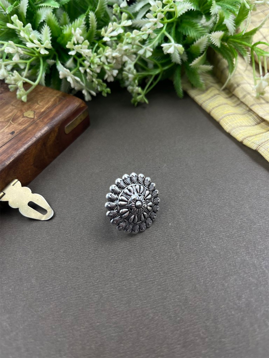 

NAMAN ARTS Silver-Plated Oxidised Adjustable Finger Ring