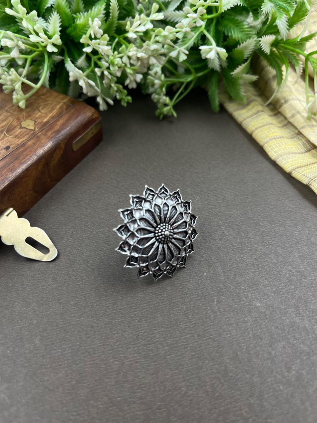 

NAMAN ARTS Silver-Plated Oxidised Finger Ring