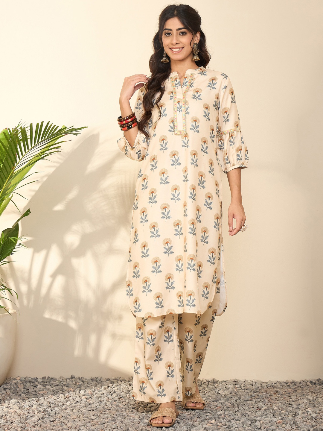 

Madhuni Women Floral Printed Regular Kurta with Palazzos, Beige