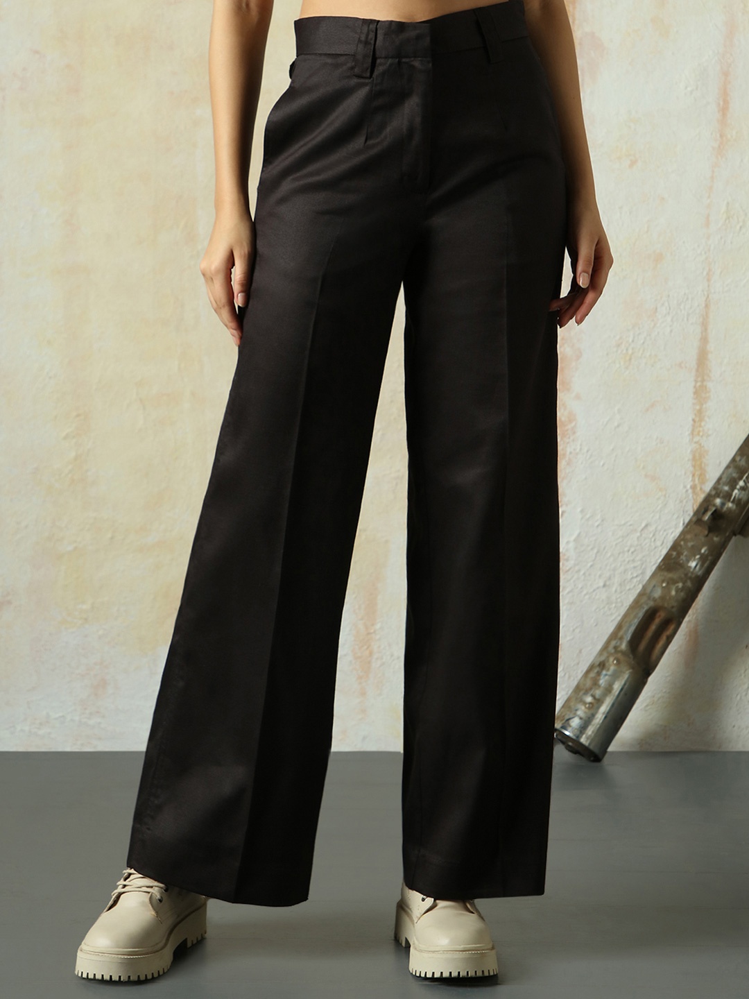

High Star Women Relaxed Flare High-Rise Easy Wash Pleated Korean Trousers, Black