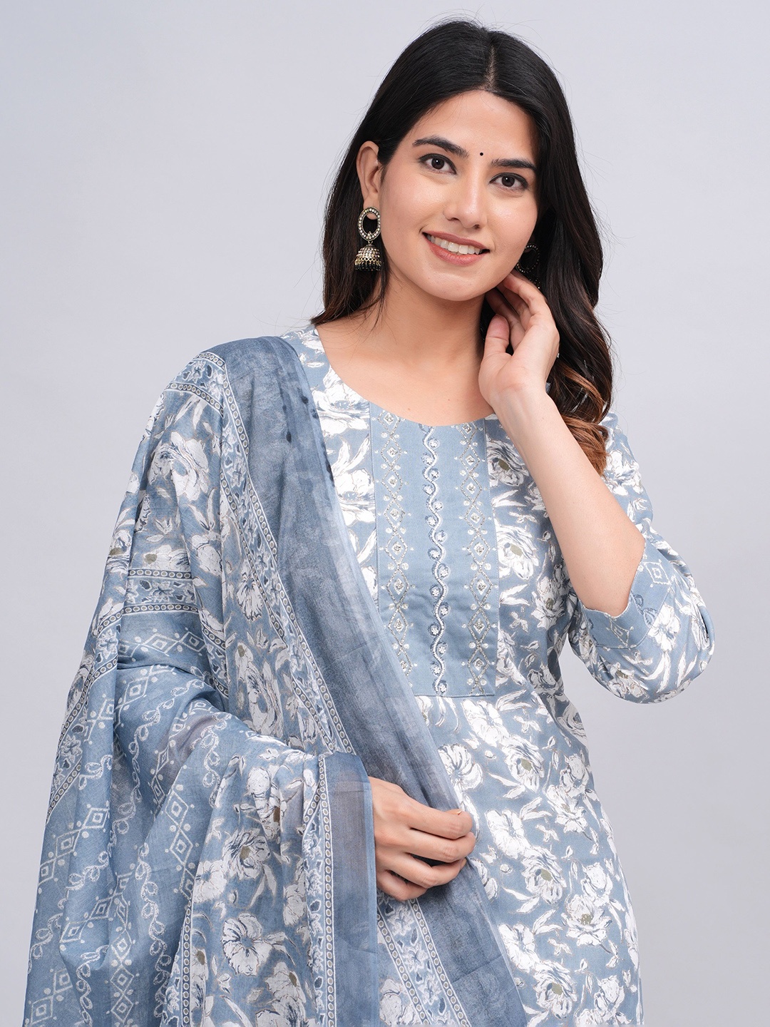 

Mugdha Silk Sarees Women Ethnic Motifs Embroidered Regular Beads and Stones Kurta, Grey melange