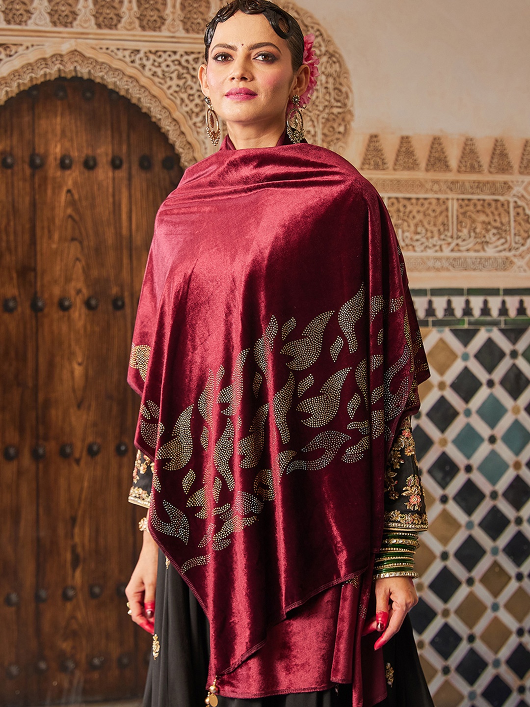 

Pashmoda Women Paisley Velvet Shawl, Burgundy
