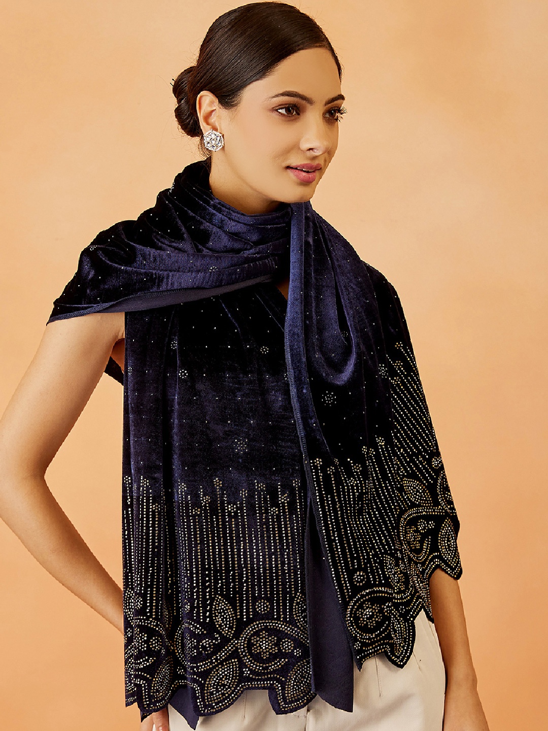 

Pashmoda Women Paisley Velvet Shawl, Navy blue