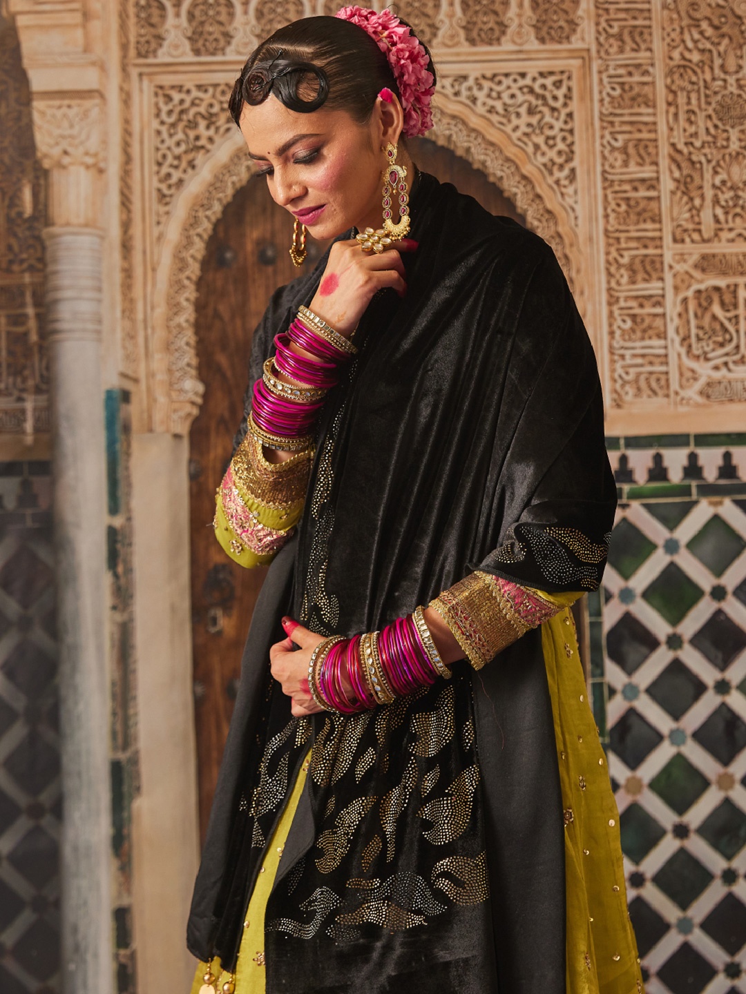 

Pashmoda Women Paisley Velvet Shawl, Black