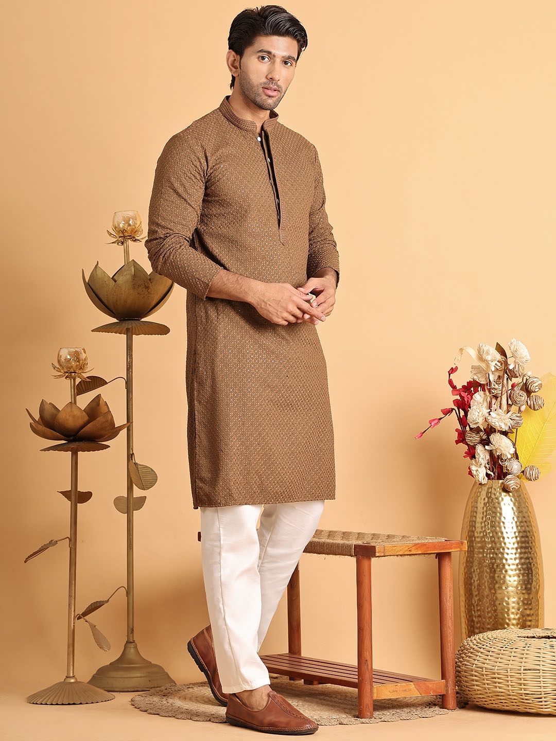 

Jompers Men Embroidered Regular Sequinned Kurta with Pyjamas, Brown