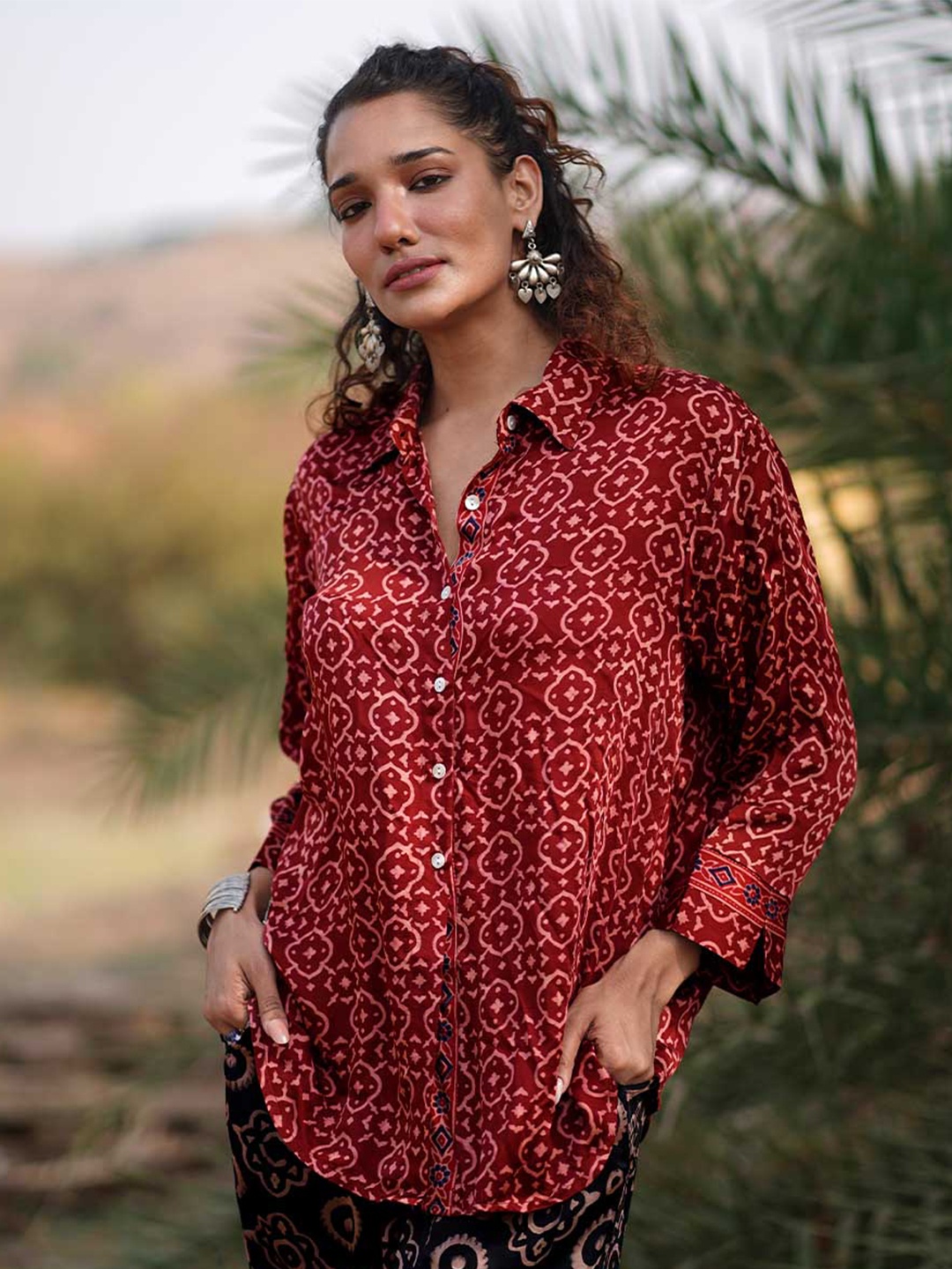 

Chidiyaa Women Gypsy Heart Ethnic Motifs Printed Regular Fit Shirt, Red