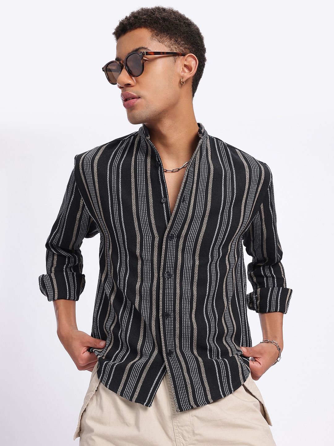 

glitchez Classic Stripes Self-Design Relaxed Fit Casual Shirt, Black