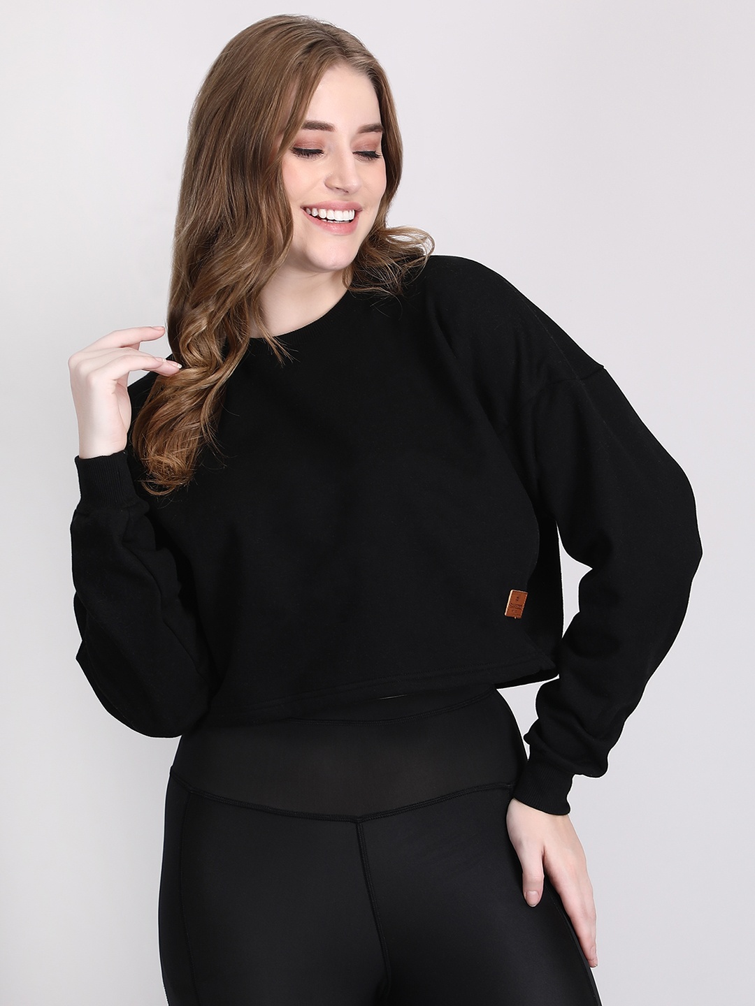 

Raxedo Women Round Neck Long Sleeves Crop Pullover Sweatshirt, Black